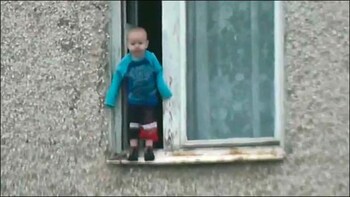 Пятилетний ребенок выпал из окна 12 этажа в Уфе